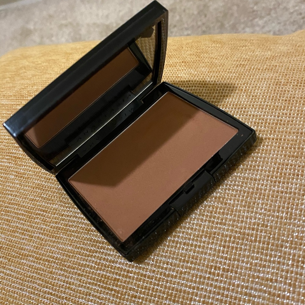 Anastasia Beverly Hill Cappuccino Bronzer